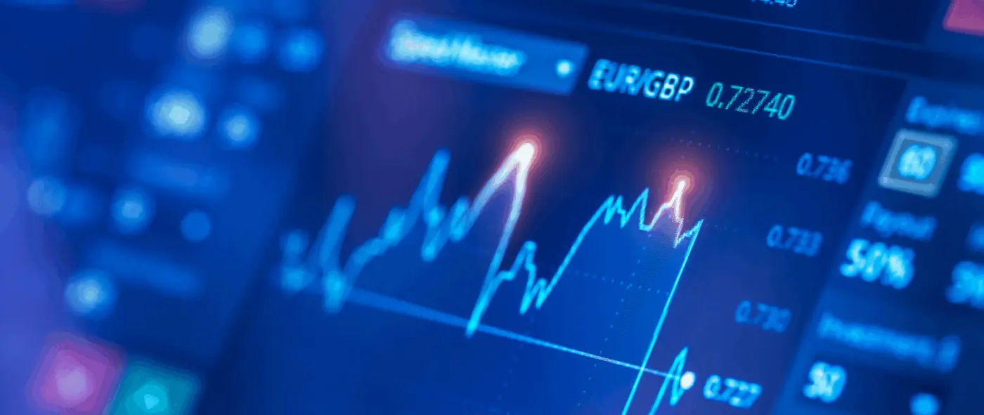 海外FXスキャルピングおすすめ業者◎選!稼ぐための手法とコツを解説 8 青い画面にトレードのチャートが表示されている。